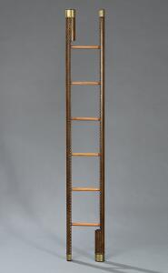Engelsk biblioteksstige, Folding Library Ladder, beklædt med grønt skind og monteret med søm og beslag af messing. 20. årh. H. 230. B. 32. D. 8.