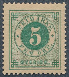 1886. Ringtype, 5 öre, grøn posthorn. Postfriskt mærke. Facit 1500