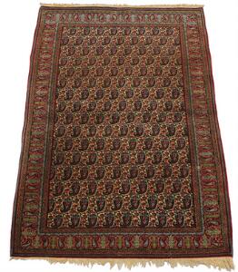Semiantik Qum tæppe, prydet med gentagelsesmønster i form af botehs på lys bund. Persien. Ca. 1960. 208 x 139.