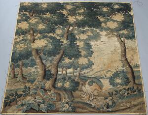 Flamsk verdure gobelin, skovparti med slut i baggrunden. Udført i uld og silke. 18. årh. 220 x 220.