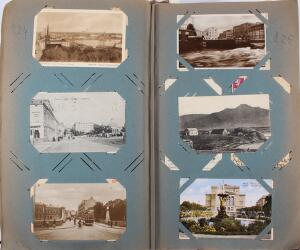 Postkort. Kæmpe tykt gammelt originalt postkort-album fyldt med postkort fra flere forskellige lande på i alt ca. 260 sider. Se fotoudsnit