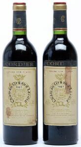 2 bts. Château Gruaud Larose, Saint - Julien. 2. Cru Classé 1982 A hfin.