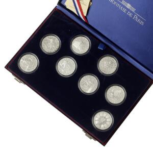 Frankrig, æske med 10 Francs mønter i sølv slået i anledning af Fodbold VM 1998, i alt 8 stk., Ag, 177,6 g 9001000