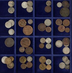 Samling af danske skillingsmønter fra Christian IV til Christian IX, i alt 54 stk. i varierende kvalitet med enkelte udenlandske iblandt