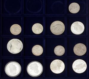 Beba boks med større samling af mønter fra England, Tyskland og Østrig, i alt 188 stk., hovedparten i sølv - et lot der så absolut er et gennemsyn værd