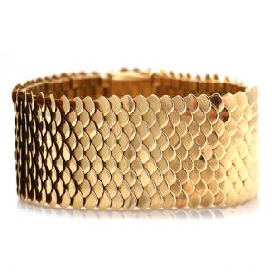 Armbånd af 14 kt. guld. L. 18,5 cm. B. 3 cm. Vægt 110 gr. Etui medfølger.