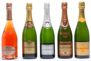 1 bt. Champagne Rosé, Brut, Louis Roederer 2002 A hfin. Oc. etc. Total 5 bts.
