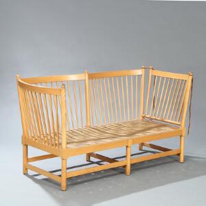 Børge Mogensen Tremmesofa. To-pers. sofa med stel af bøg. Model 1789. Formgivet 1945. Udført hos Fritz Hansen. L. 160.