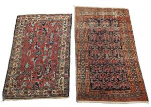 Semiantik persisk tæppe i Heritz design samt Hamadan tæppe i klassisk design. 165 x 100 og 190 x 104. 2