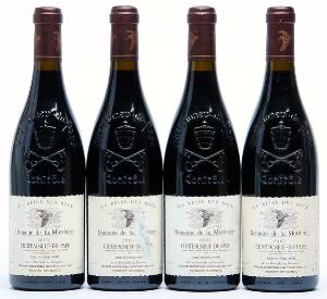4 bts. Chateauneuf-du-Pape Cuvée de la Reine des Bois, Domaine de la Mordorée 2005 A hfin.