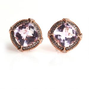 Ametyst- og diamantørestikker af 14 kt. pink guld hver prydet med facetslebet ametyst omkranset af brillantslebne champagnefarvede diamanter. 2