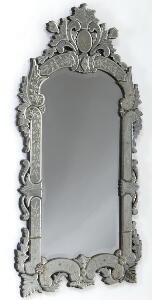 Venetiansk spejl med ramme af slebet spejl. Italien, 20. årh. H. 146. B. 80.