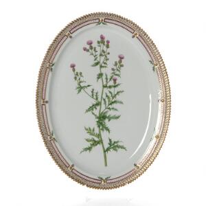 Flora Danica ovalt fad af porcelæn. 3520. Royal Copenhagen. L. 46 cm.