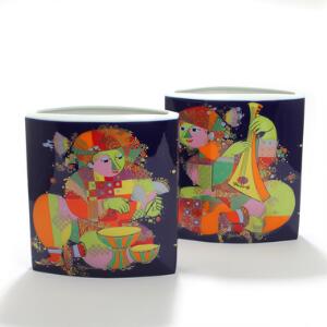 Bjørn Wiinblad Et par vaser af porcelæn, rigt dekorerede i farver. Rosenthal. H. 28. 2
