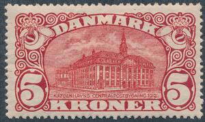 1915. 5 kr. Posthus, brunrød. Vm.IV. Flot ubrugt og svagt hængslet mærke