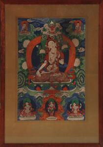 To thangha, dekorerede i farver med Tara omgivet af buddhaer. 20. årh.  Billede 73 x 47.  I ramme med passepatout. 2