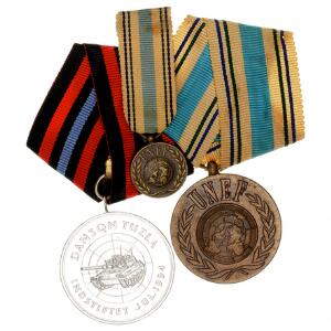 Fortjenstmedaille, Jugoslavien, Dansqn Tuzla medaille 1994 med bånd samt FN Emergency Force medaille med bånd samt miniature af samme, LS 9-011