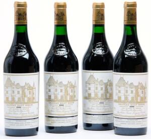 4 bts. Château Haut Brion, Pessac-Léognan. 1. Cru Classé 1990 A-AB bn.