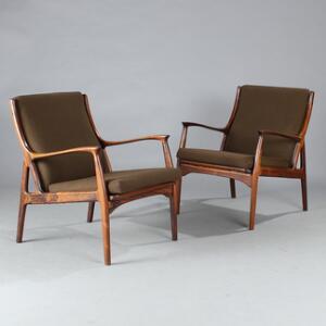 S. A. Andersen Et par lænestole af palisander, ryg og løse hynder med brunt uld. Model 70. Udført hos Horsnæs, Horsens. 2