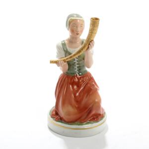 Holger Christensen Pigen med guldhornet. Figur af porcelæn, Kgl. P., dekoreret i overglasurfarver og guld. Juliane Marie mærke. Nr. 12242. H. 20.