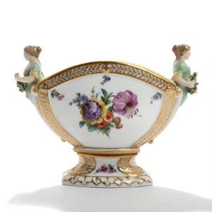 Saksisk Blomst. Bouquetière af porcelæn, Kgl. P., dekoreret i farver og guld med blomster. Nr. 41572. H. 18. HOS CHV i ÆSKE