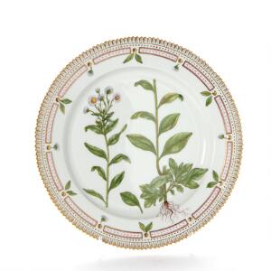 Flora Danica fad af porcelæn, dekoreret i farver og guld med blomster. 3523. Royal Copenhagen. Diam. 30 cm.