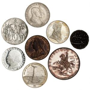 Lille samling mønter fra England, Haiti, Rusland, Sverige, Tyskland med flere, i alt 8 stk., hovedparten i sølv