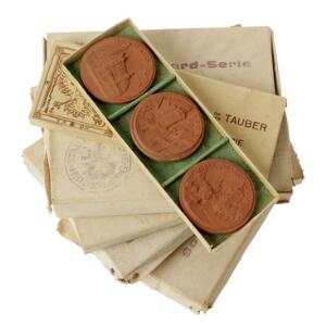 Tyskland, porcelænsmønter ca. 30 stk. heraf 23 stk. i 7 orig. æsker bla. Haller 1922 III, Ulm, Heidelberg, Rothenburg, Marbach etc., Westfalen, 5 mill.