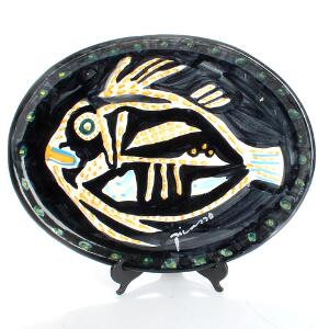 Pablo Picasso, efter Oval fiskefad af keramik, dekoreret i gul, grøn, blå og sort. Mærket Edition Picasso Padilla Mexico. 169 ZA500. L. 43.