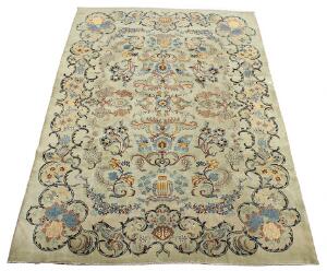 Keshan tæppe, prydet med slyngede grene, blomster, bladværk og fugle på blå bund, ca. 200.000 knuder pr. m2. Persien. 20. årh.s slutning. 383 x 272.