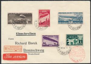 Rusland. 1931. Smukt anbefalet brev til Tyskland, frankeret med 5 UTAKKEDE Zeppelin-mærker.