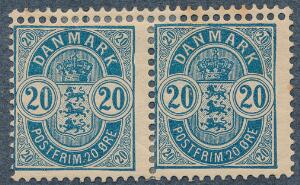 1895. 20 øre, blå. Ubrugt parstykke med interessant DOBBELT PERFORERING foroven