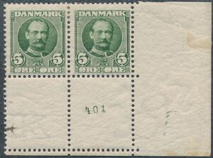 1907. Fr. VIII, 5 øre, grøn. Postfriskt parstykke med oplagsnummer 401 i nedre marginal
