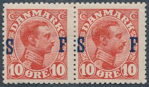1917. Soldatermærke. Chr.X. 10 øre, rød. Ubrugt par med Variant OMVENDT S. AFA 1620. Attest Nielsen.