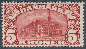 1912. 5 kr. Posthus, brunrød. Vm.III. OMVENDT VANDMÆRKE. Fint ubrugt mærke. AFA 6000