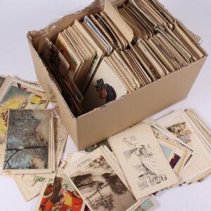 Postkort. Kasse fyldt med ældre postkort fra flere lande incl. en del danske.