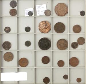 Rusland, Anna - Nikolaj II, bakke med diverse mønter i varierende kvaliteter, bl.a. 5 kopek 1788, 1807, i alt 25 stk.