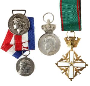 Italien, Republic Order of Merit, ridderkors, forgyldt med emalje, m. bånd erindringsmedaille, 1966. Frankrig