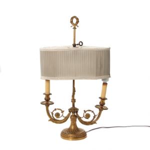 Boulotte lampe af forgyldt bronze støbt med bladværk og ornamentik, Charles X stil, ca. 1900. H. 71 cm.