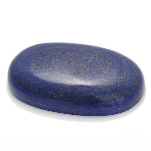 Større uindfattet oval cabochonsleben lapis lazuli. L. ca. 12 cm. B. ca. 7,8 cm. H. ca. 2,5 cm. Ca. 2013.