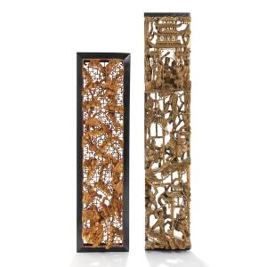 To orientalske skæringer af forgyldt og lakeret træ, prydet med fugle og bladværk samt tempel og figurscenerier med krigere. 20. årh. L. 60 og 71. 2