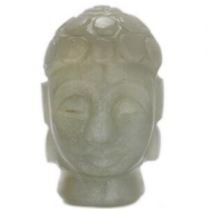 Buddhahoved udført i grøn sten. L. ca. 6,5 cm. B. ca. 4 cm. Ca. 2013.