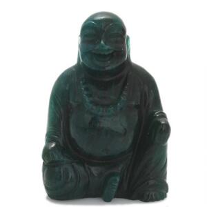 Buddhafigur udført i grøn sten. H. ca. 6,3 cm. B. ca. 4,5 cm. Ca. 2013.