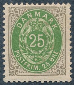 1895. 25 øre, grågrøn, tk.12. Vm.II. Postfrisk med OVAL-FEJL 7. AFA 2000