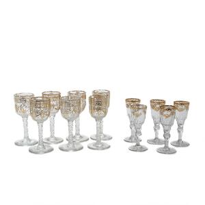 7 vinglas med helfacetteret stilk, cuppa facetteret med gulddekoration og 5 tyske glas med indtrukket bund med slibning og guld dekoration. 19. årh. 12