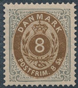 1870. 8 sk. gråbrun. Smukt, velcentreret postfrisk mærke. AFA 6000