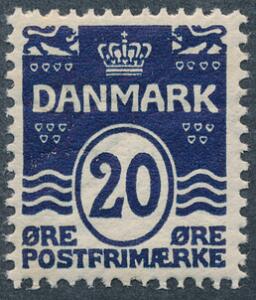 1912. Bølgelinie. 20 øre, sortblå. Perfekt postfrisk mærke. AFA 2800. Attest Nielsen PRAGTEKSEMPLAR.