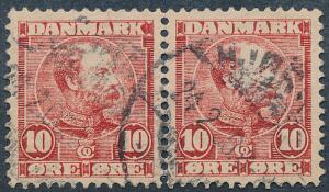 1904. Chr. IX, 10 øre, rød. Meget sjældent par med variant i pos. 6 EFTERGRAVERING TIL HØJRE FOR KONGENS HOVED. AFA 5000.