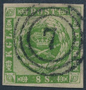 1858. 8 sk. grøn. PRAGT-mærke med pæne rande og retvendt nr.stempel 7 Assens.