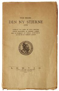 Otto Gelsted and Thøger Larsen translaters Tyge Brahe Den ny Stjerne. Lemvig Atlantis Forlag. 1923.